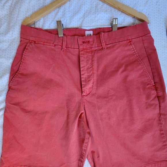Gap Red short for men - Picture 2 of 6